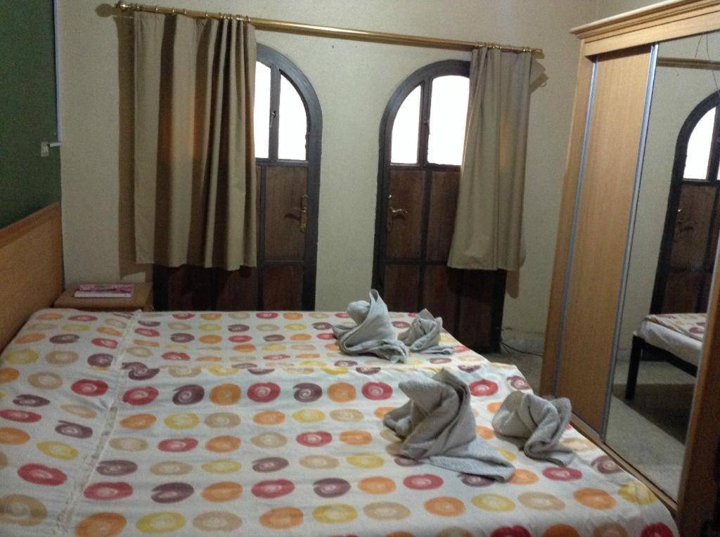 Queen Ayloa Hotel&Restaurant 마다바 외부 사진